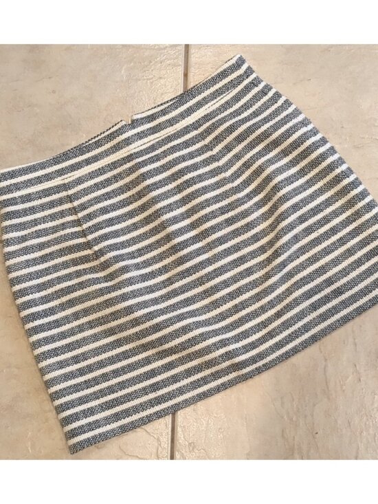 Dresses & Skirts - Mini Skirt Size M